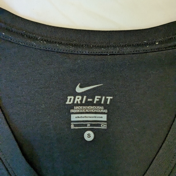 Nike Tshirt - Picture 3 of 5